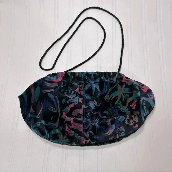 Vintage 80’s Black Velvet Snap Close Evening Clutch Yarn Strap Swirling Pattern - Picture 1 of 10